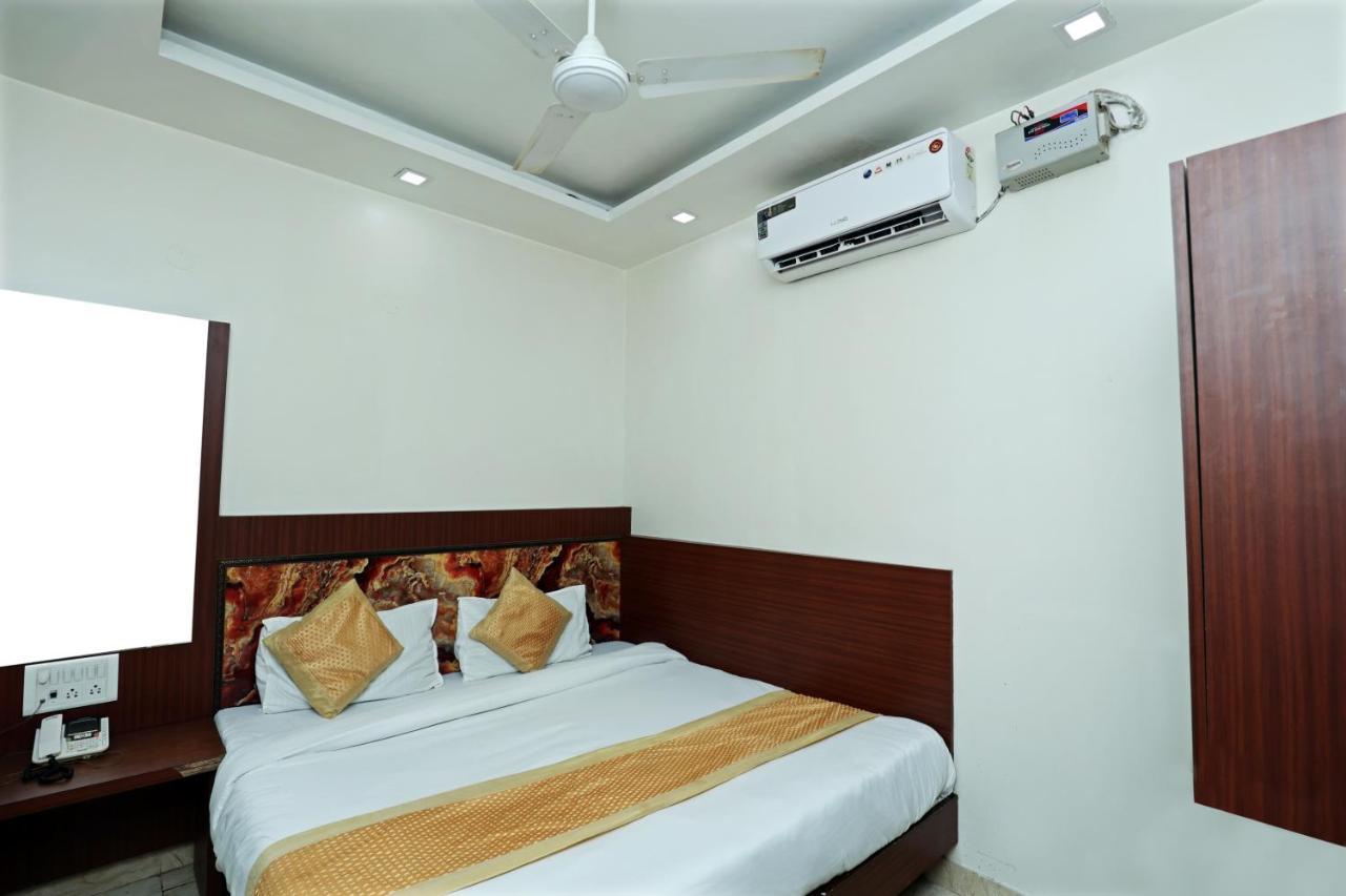 Hotel Toto International Dx Neu-Delhi Exterior foto